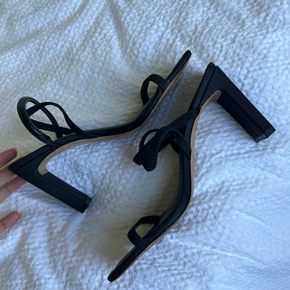 Aldo Black Strappy 4” Heels Size 7.5 - Picture 2 of 4